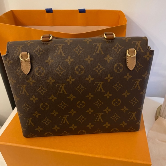 Louis Vuitton Marignan Bag - Picture 5 of 7